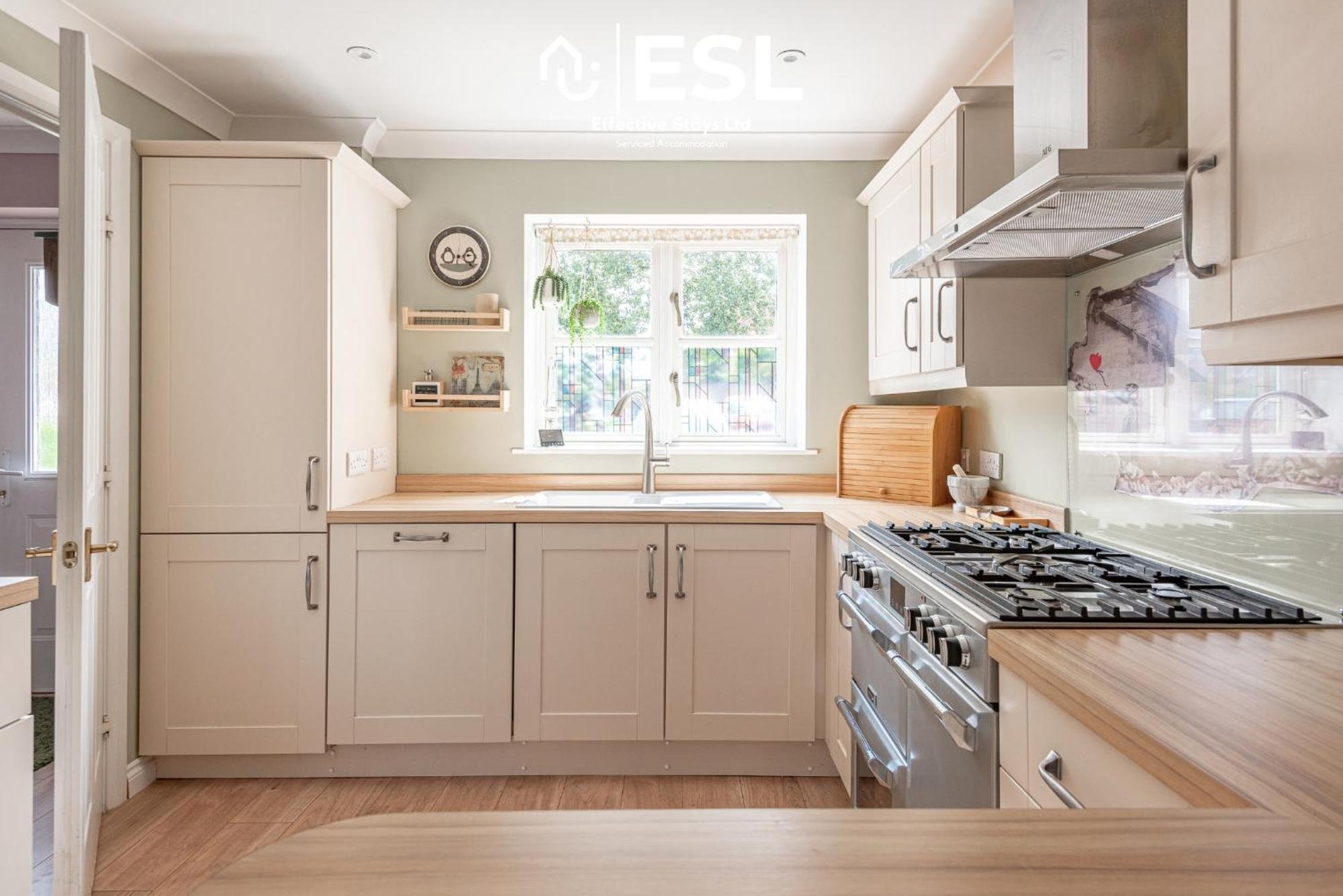 4 Bedroom Townhouse 10Mins Walk From Shrewsbury Town Centre With Parking Kültér fotó